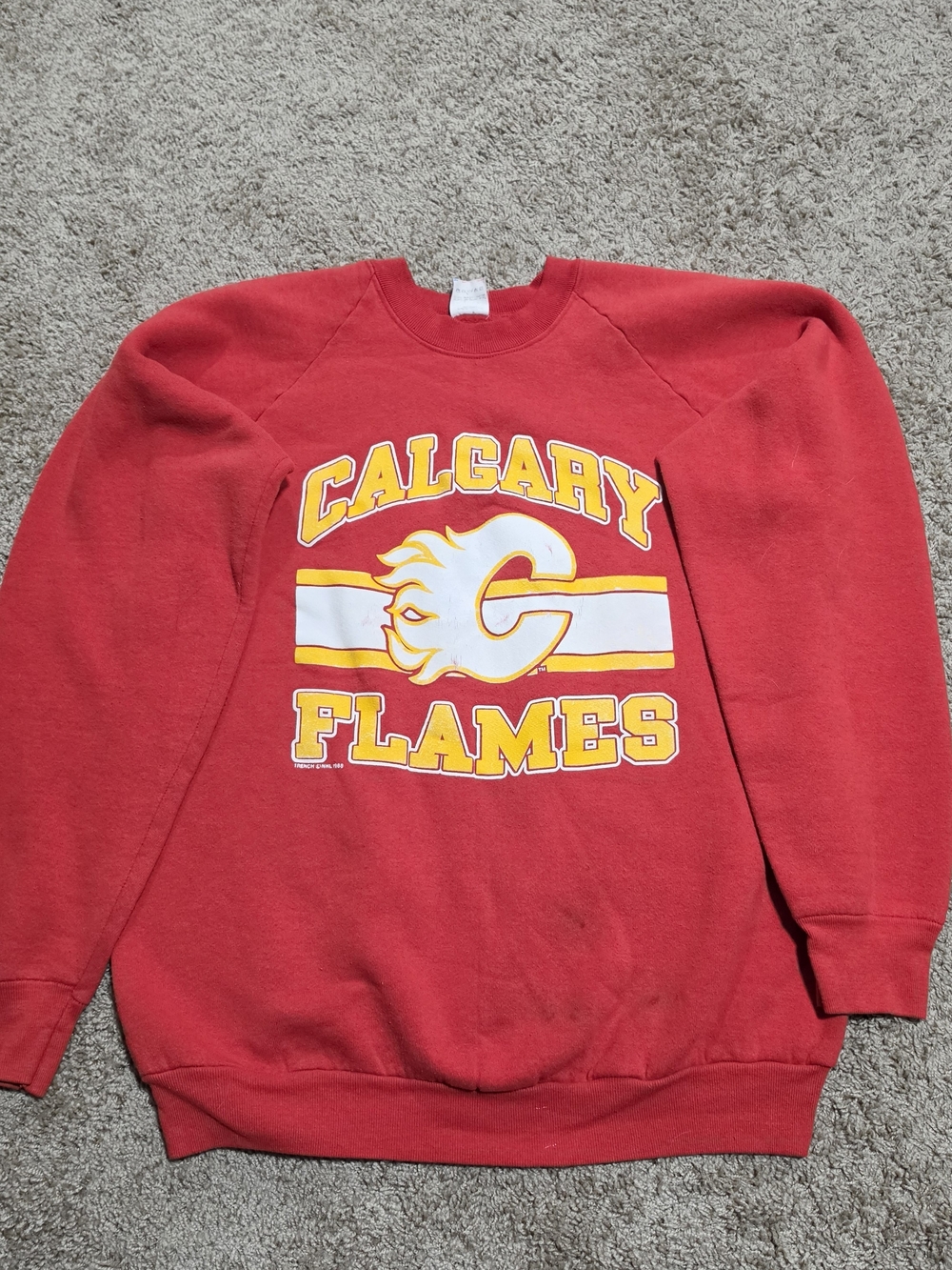 ​Vintage 1988 Calgary Flames NHL Fruit of the Loom Red Sweatshirt Men's Size XL